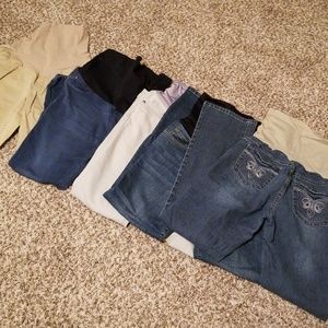 Lot of maternity pants